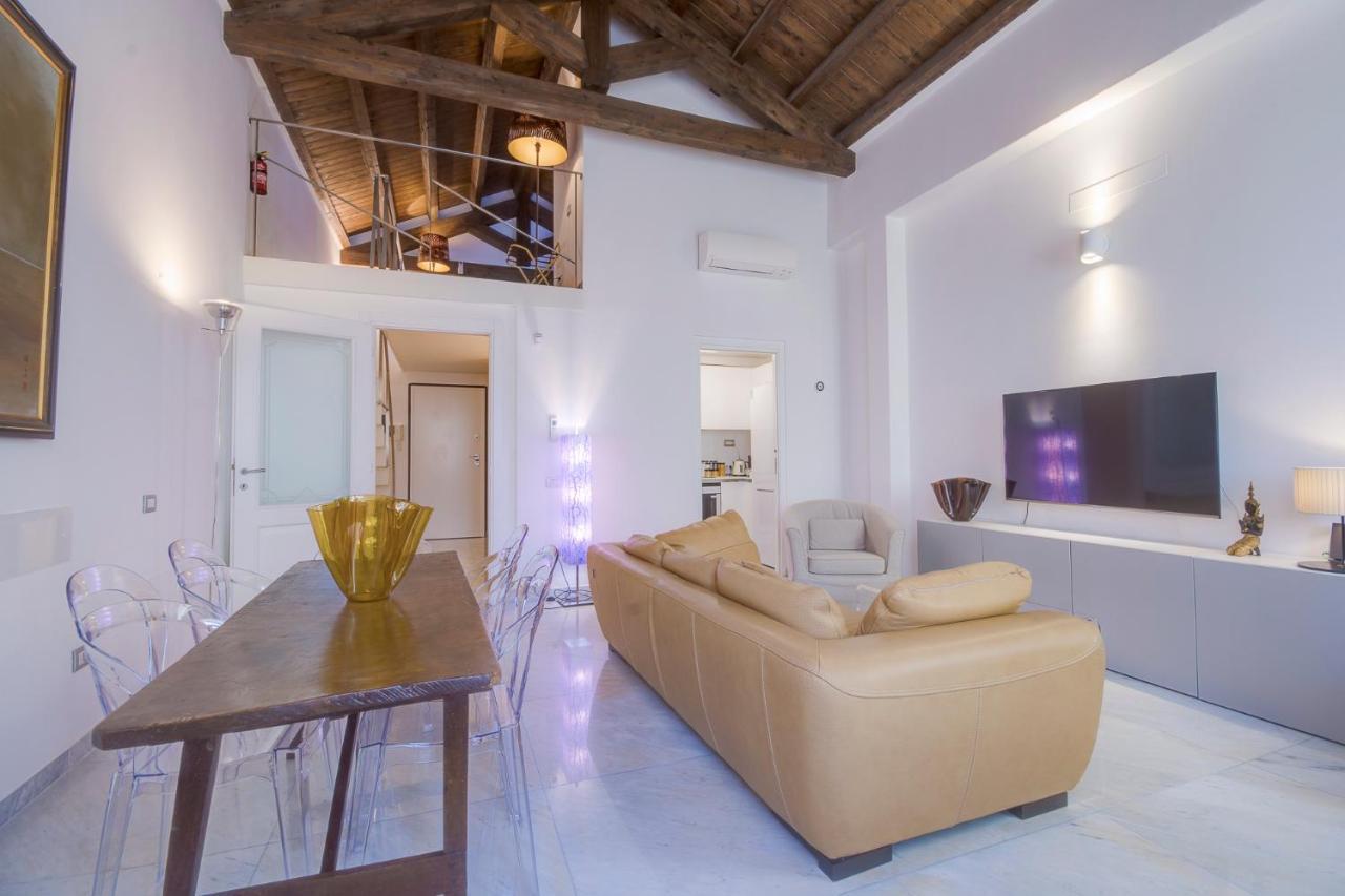 カリアリRight House - Characteristic Marina Districtアパートメント エクステリア 写真