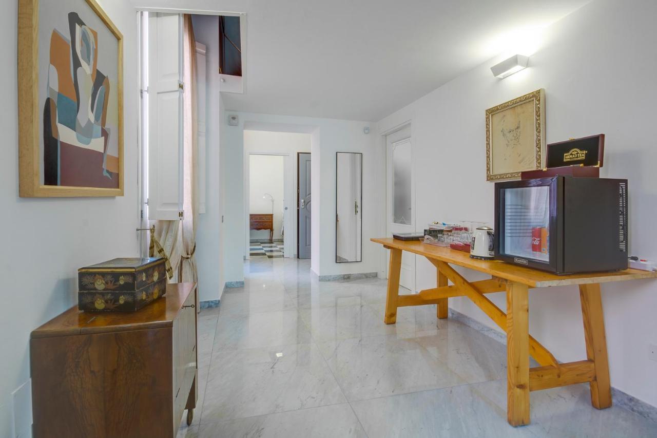 カリアリRight House - Characteristic Marina Districtアパートメント エクステリア 写真